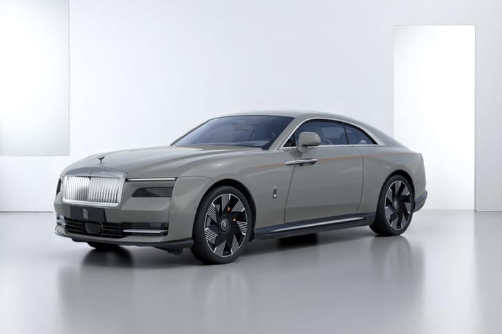 Rolls Royce Spectre Color Jubilee Silver